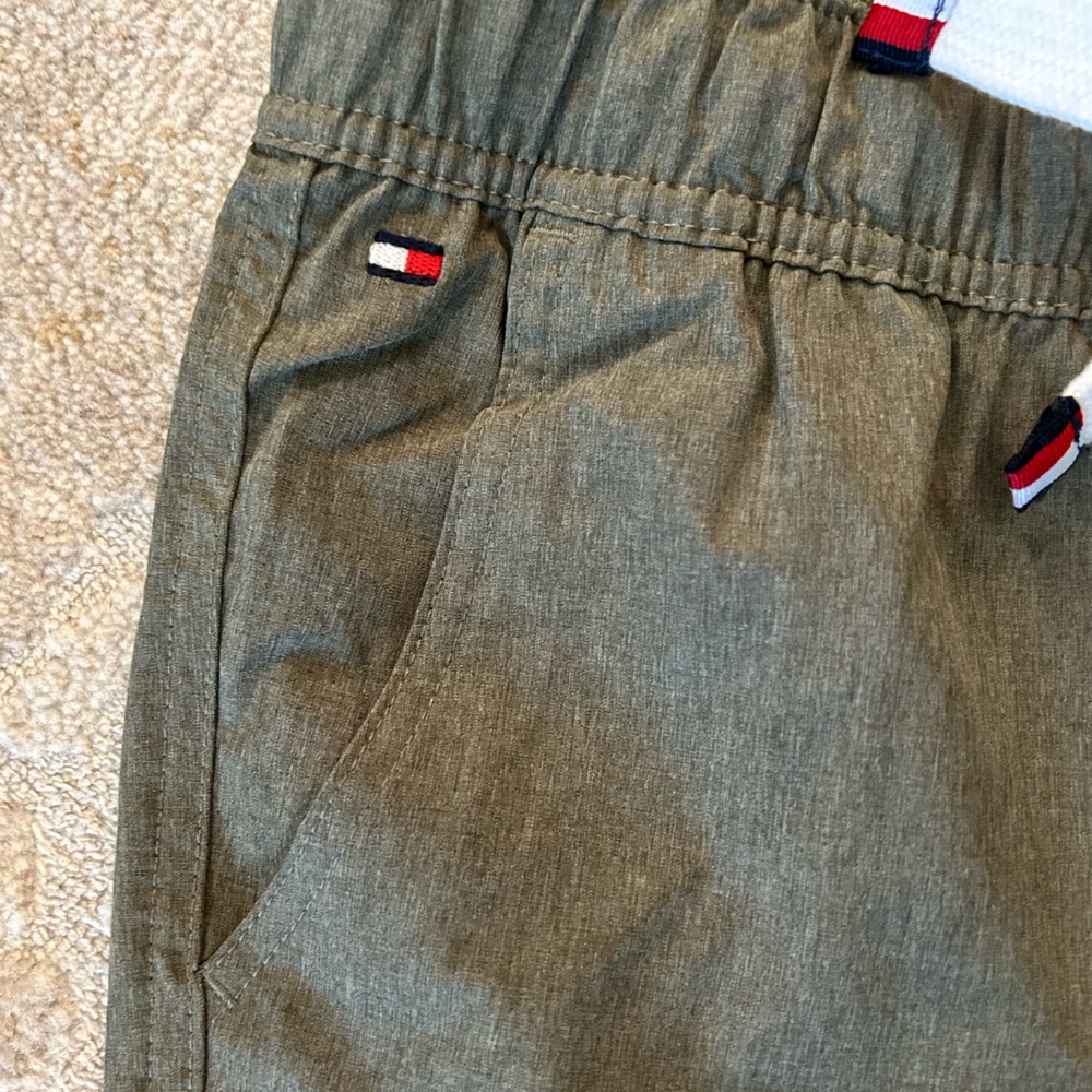 Tommy Hilfiger boys 12/14 shorts - Picture 4 of 5